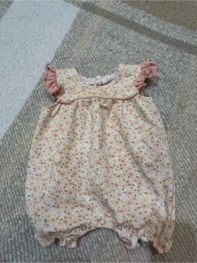 Stitchy Fish Floral Baby Romper with Pink Ruffle Sleeves EUC